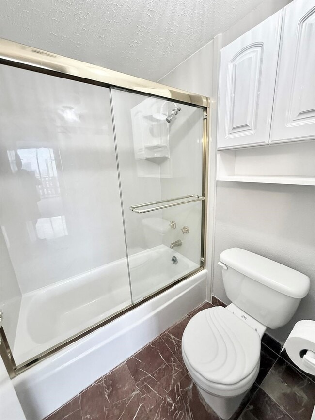 Building Photo - 2016 Main St