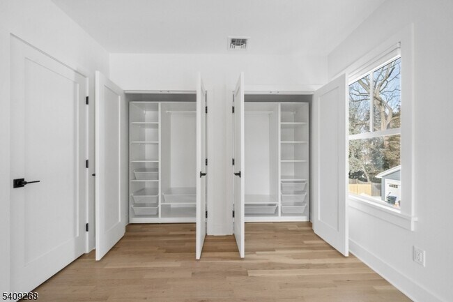 Building Photo - 96 Watchung Ave