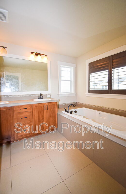 Building Photo - 14983 NW Cosmos St
