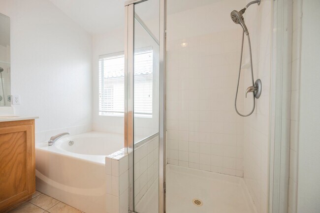 Building Photo - 3 bedroom - 2 story home located in 89141