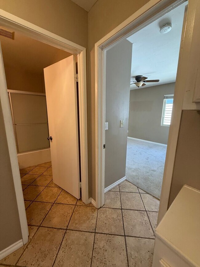 Building Photo - Charming Single-Level Townhome in Cape Concord