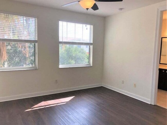 Building Photo - 433 Amador Ln