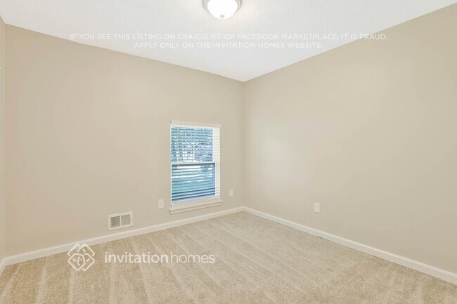 Building Photo - 10 Porter Cir