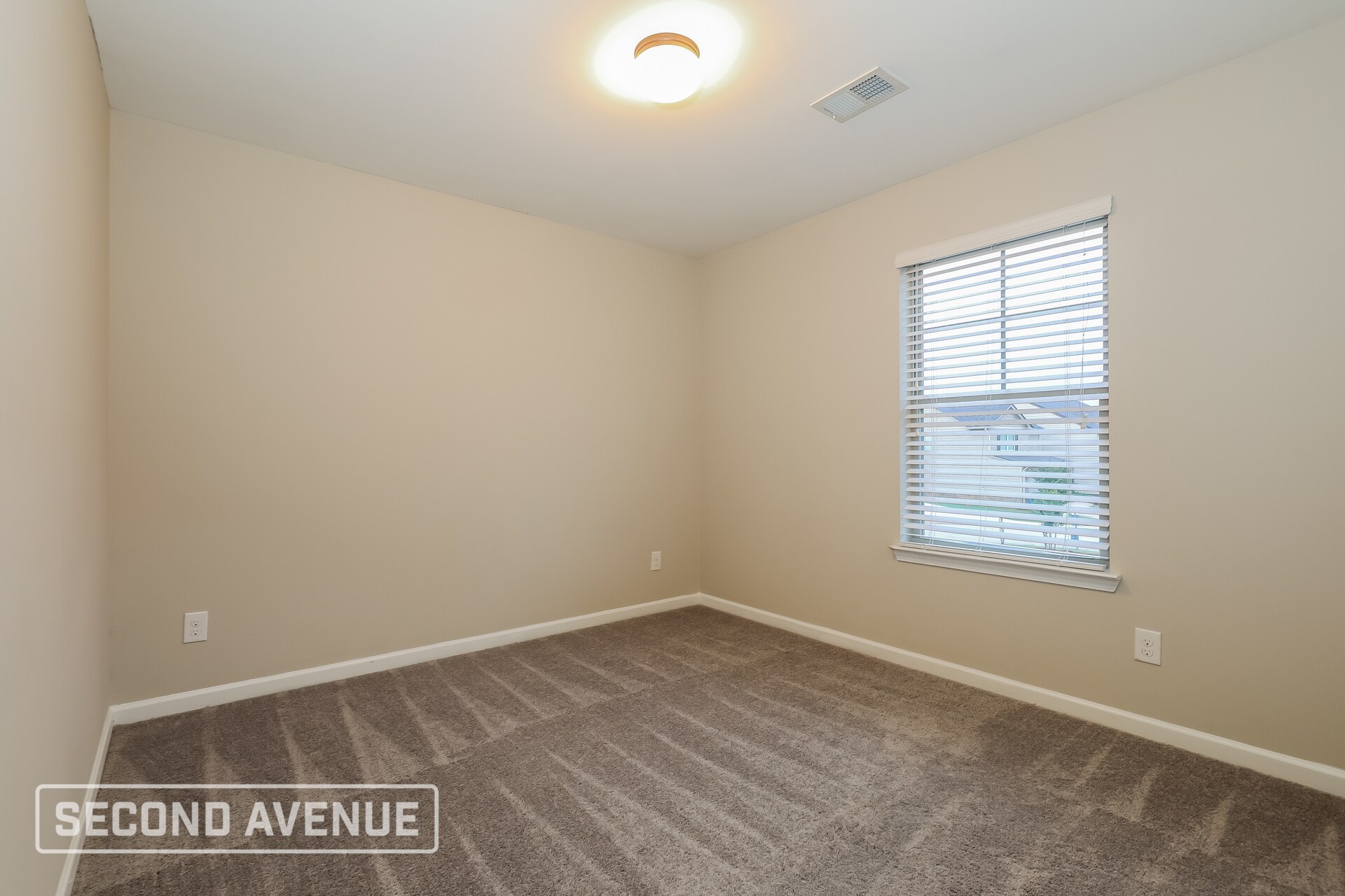 Building Photo - 217 Magnaview Dr