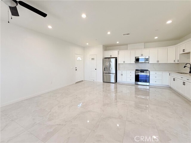 Building Photo - 8153 Banana Ave