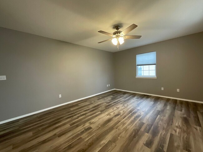 Building Photo - Nice Recently Updated 3 Bed 2 Bath in Webb City! 6 MONTH LEASE!!