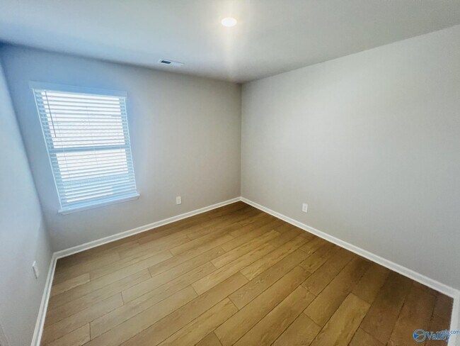 Building Photo - 16830 Orleans Dr