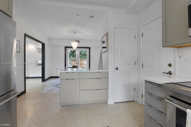 Building Photo - 3 br, 2 bath House - Millers El Portal