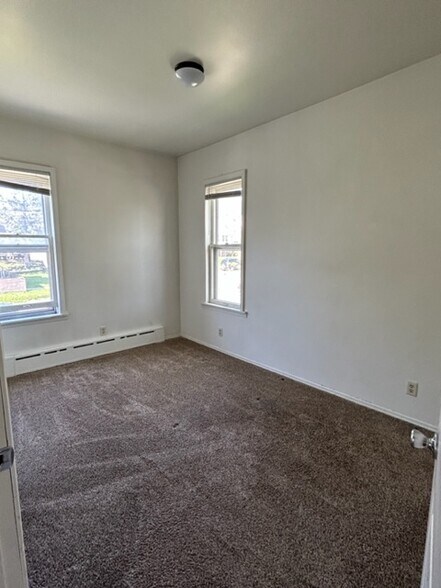 Building Photo - 1431 E 1st St