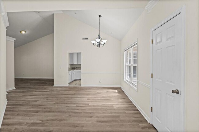 Building Photo - 8806 Fairview Bluff