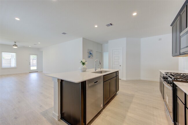 Building Photo - 8038 Tropea Dr