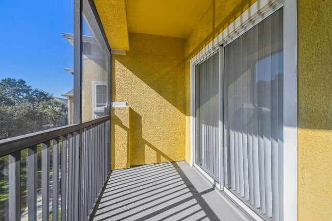 Building Photo - Elegant 1-Bedroom Condo with Lakeside Views in Resort-Style Community