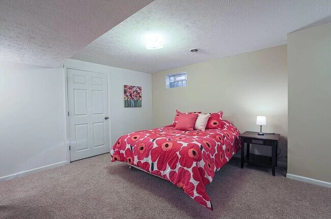 Building Photo - 11880 Nathanshill Ln