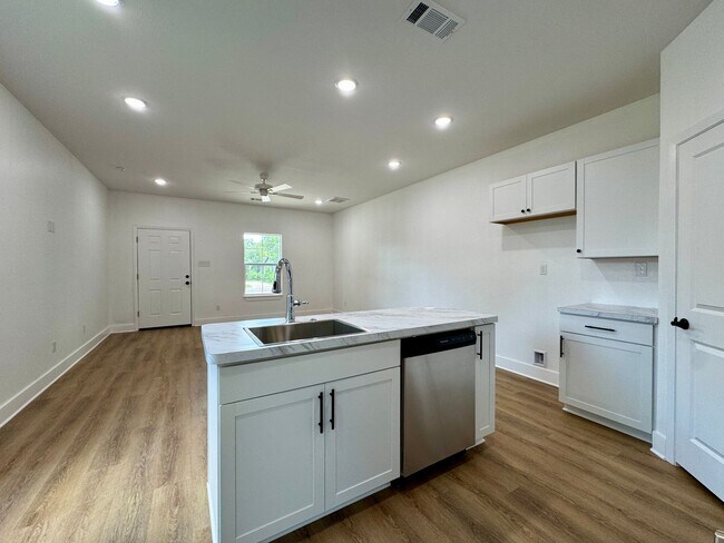 Building Photo - New Duplex For Lease | Accepting Section 8