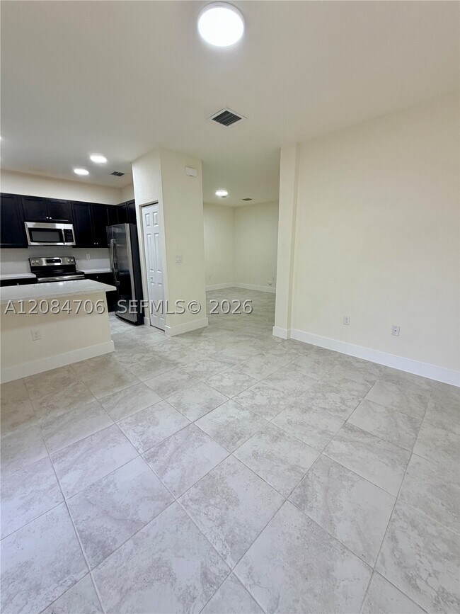 Building Photo - 6561 N Anise Ct