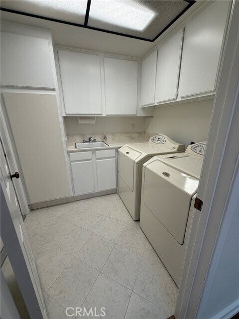 Building Photo - 860 Calle del Sol
