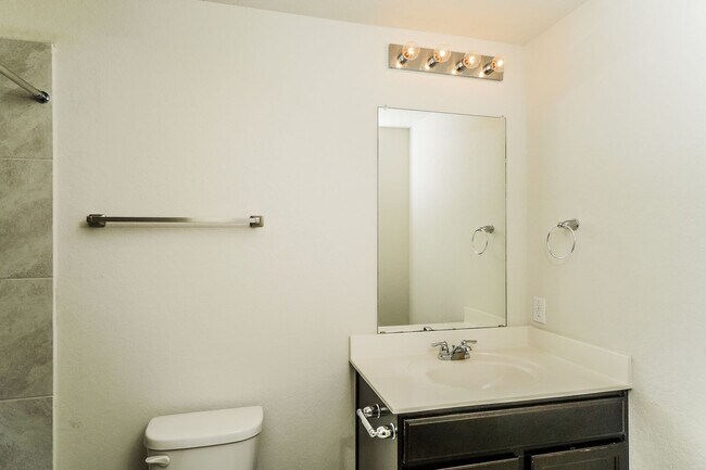 Building Photo - First time rental! 5 bedroom located in the desirable Redbird Ranch Subd.