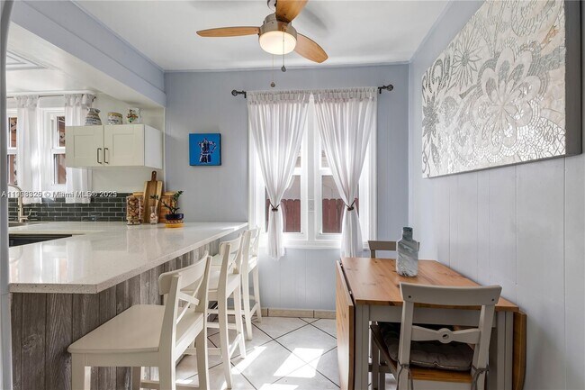 Building Photo - 431 Tamiami Blvd