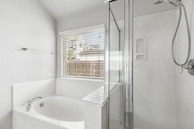 Building Photo - 21915 Saragosa Pond Ln