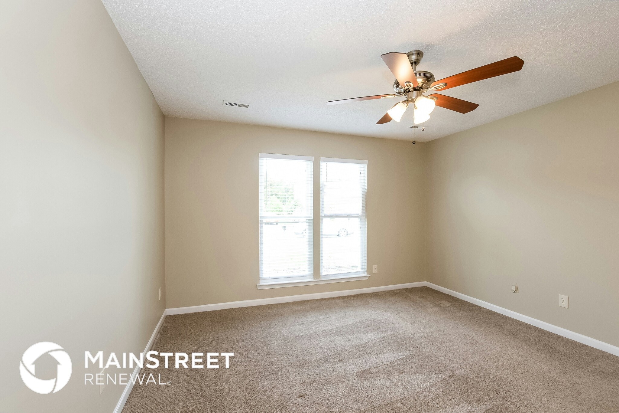 Building Photo - 13031 Planters Row Dr