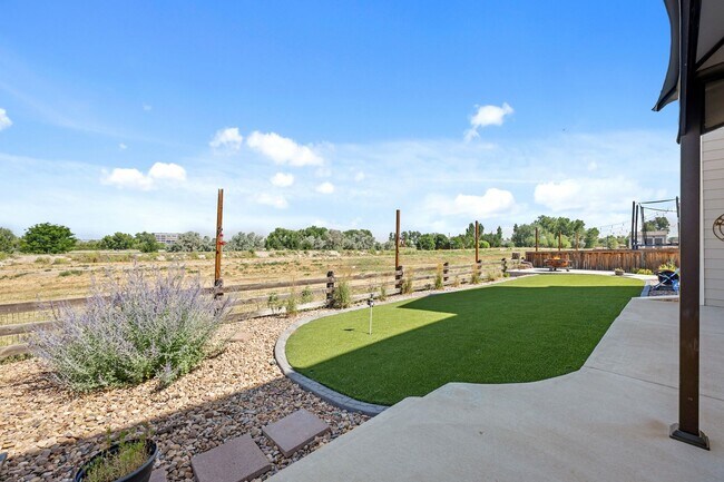 Building Photo - 15411 Village Cir E