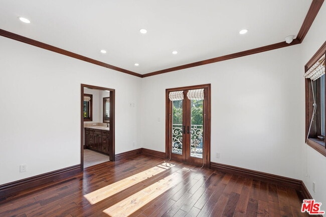 Building Photo - 2108 San Ysidro Dr