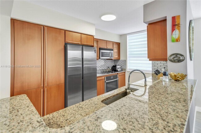 Building Photo - 2080 S Ocean Dr