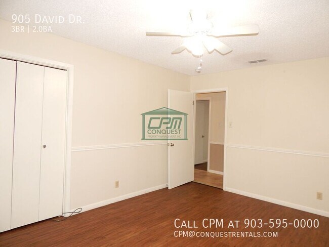 Building Photo - 905 David Dr