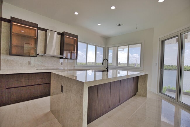 Building Photo - 13064 Via Flavia