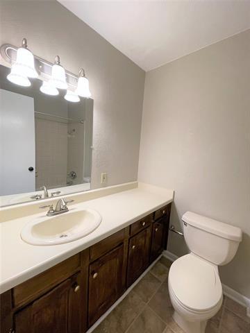 Building Photo - 2317 English Dr
