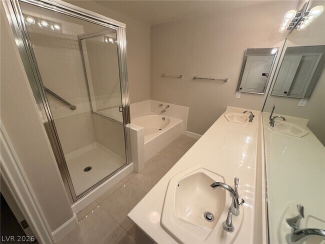 Building Photo - 7605 Rolling View Dr