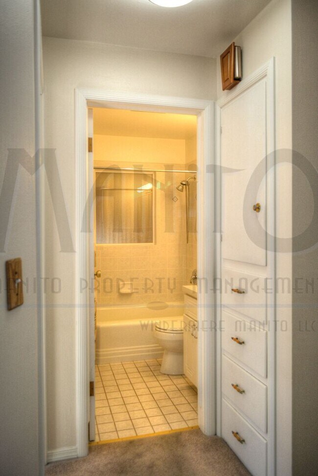 Building Photo - **COMING SOON** Spacious Hobby Home