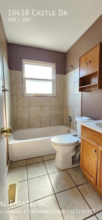 Building Photo - 10418 Castle Dr