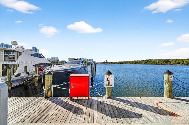 Building Photo - 400 Sunny Isles Blvd