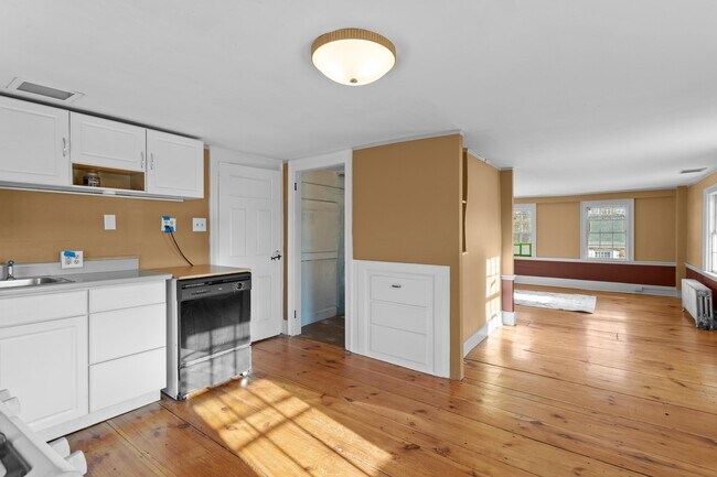 Building Photo - 80 Lafayette Rd