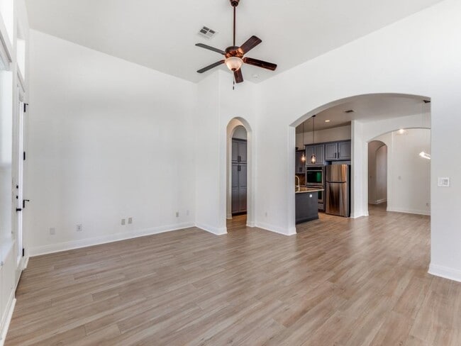 Building Photo - 15224 Glen Heather Dr