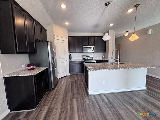 Building Photo - 300 Colthorpe Ln