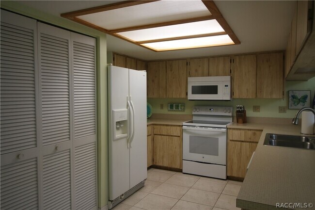 Building Photo - 908 Pritchard Island Rd