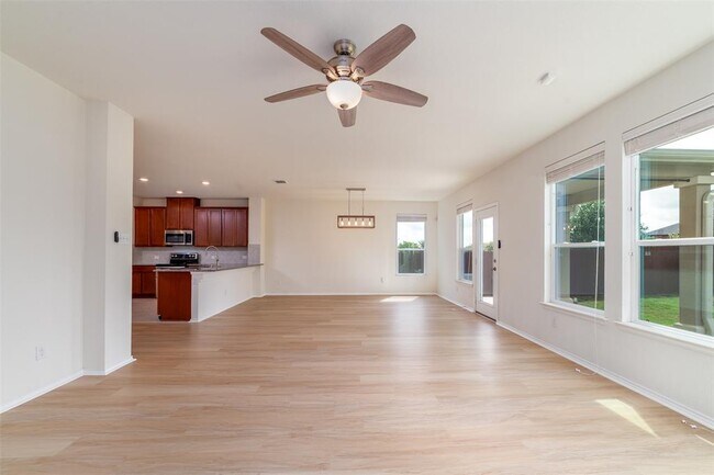 Building Photo - 321 Tordesillas Dr