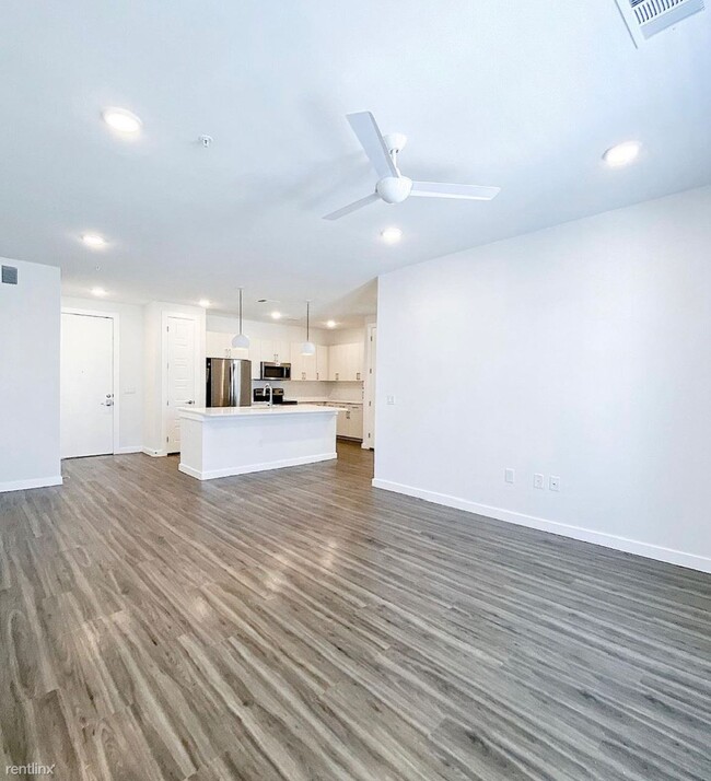 Building Photo - 1 br, 1 bath Condo - 3151 S Ih 35 No Carpe...