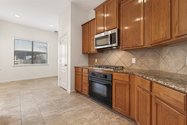 Building Photo - 17719 Brair Arbor