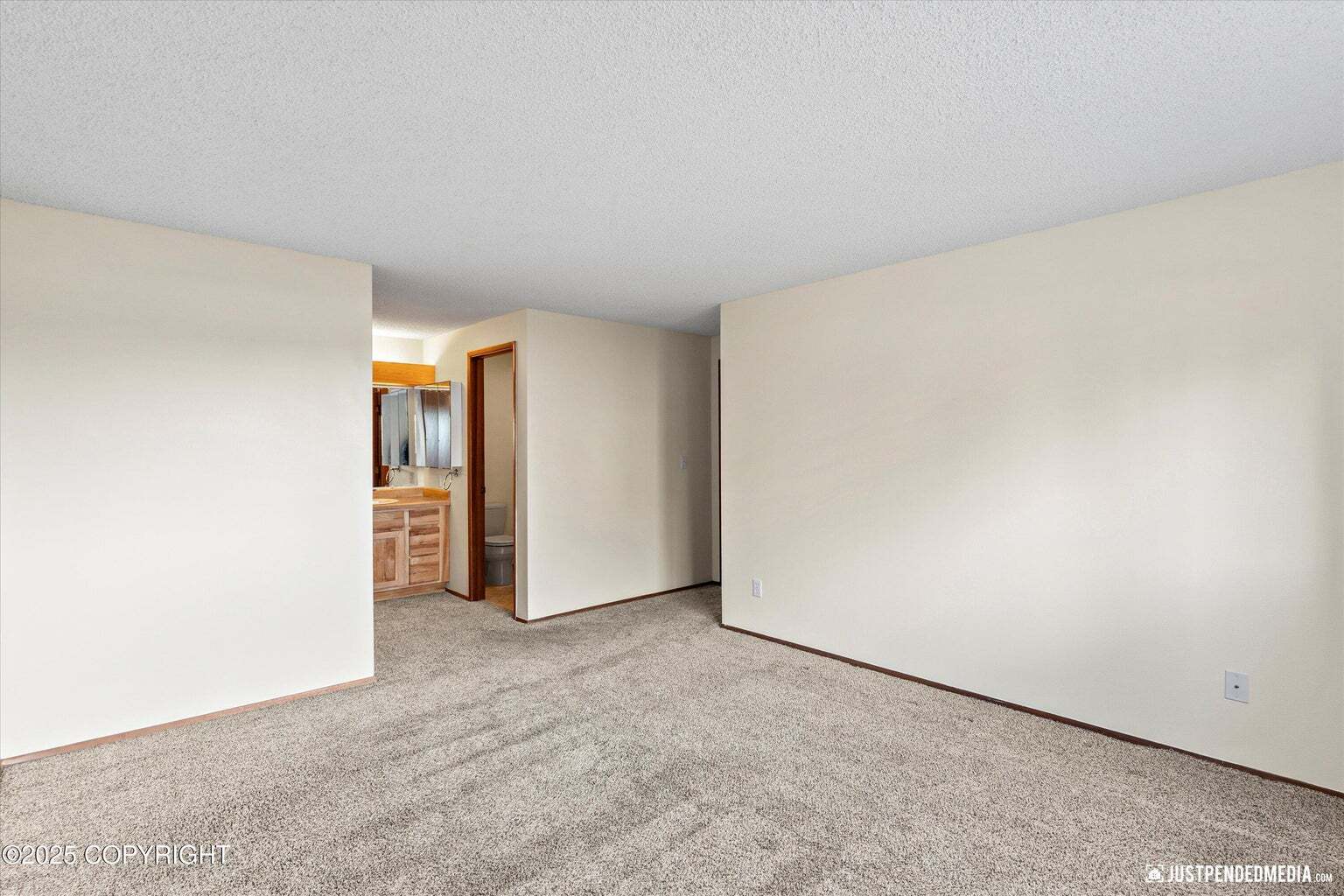 Building Photo - 2220 Sentry Dr
