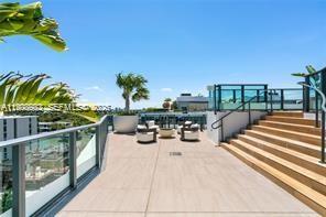 Building Photo - 9901 W Bay Harbor Dr