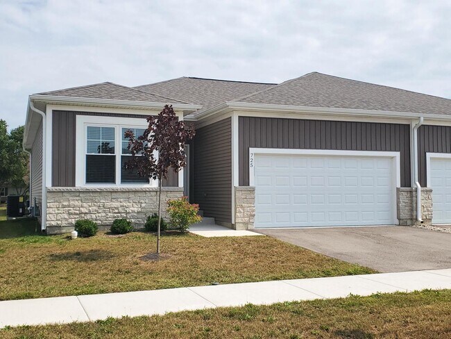 Building Photo - 725 Quail Ln