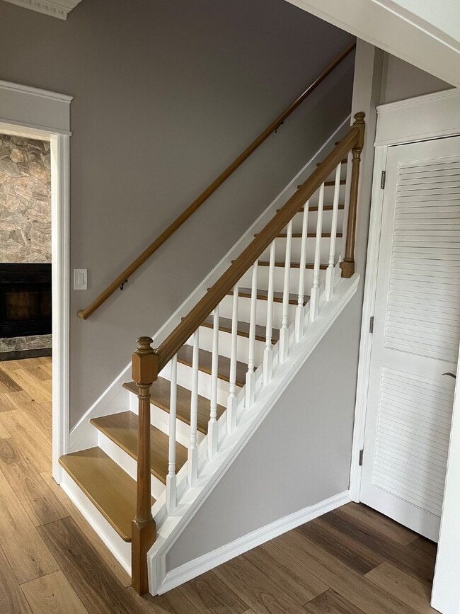 Building Photo - "Charming Franklin Retreat: 3-Bedroom Have...