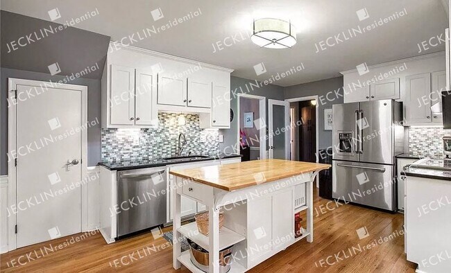 Building Photo - 9606 Tracy Ct