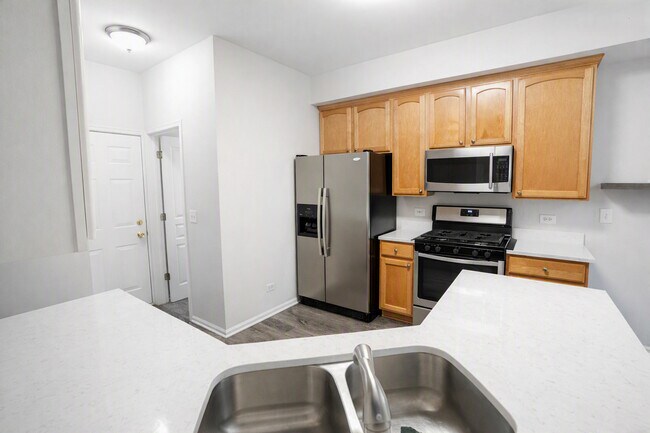 Building Photo - 3224 Bromley Ln
