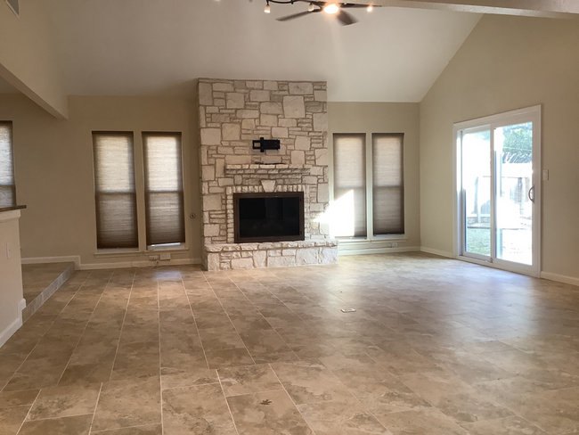 Building Photo - Rare Rental- Fully Renovated Classic in Ca...