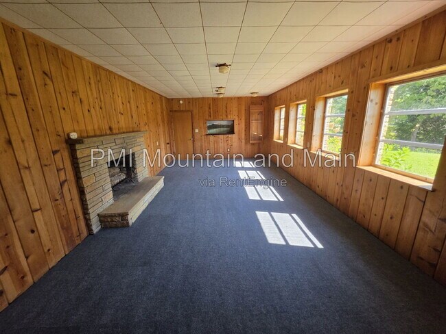 Building Photo - 99 Marlborough Rd