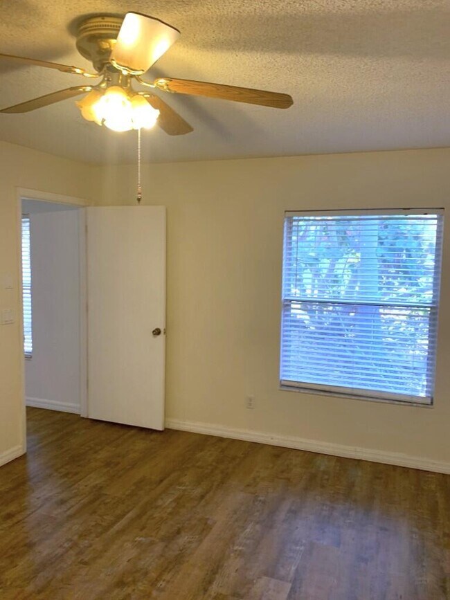Building Photo - 3520 Egret Dr